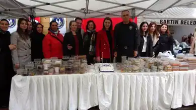 Polis Eşlerinin Birlik Pastası